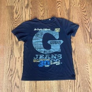 T shirt Guess size 10/12 good condition kids